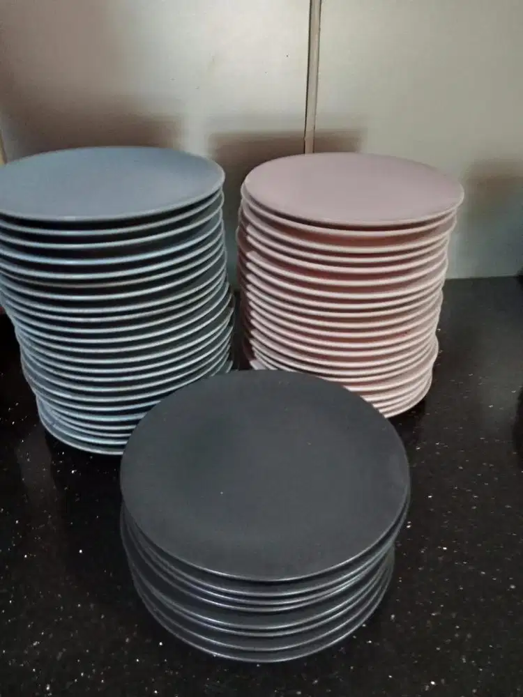 Piring Makan Ikea - FARGKLAR 26 cm; abu tua, pink, tosca tua (1 lusin)