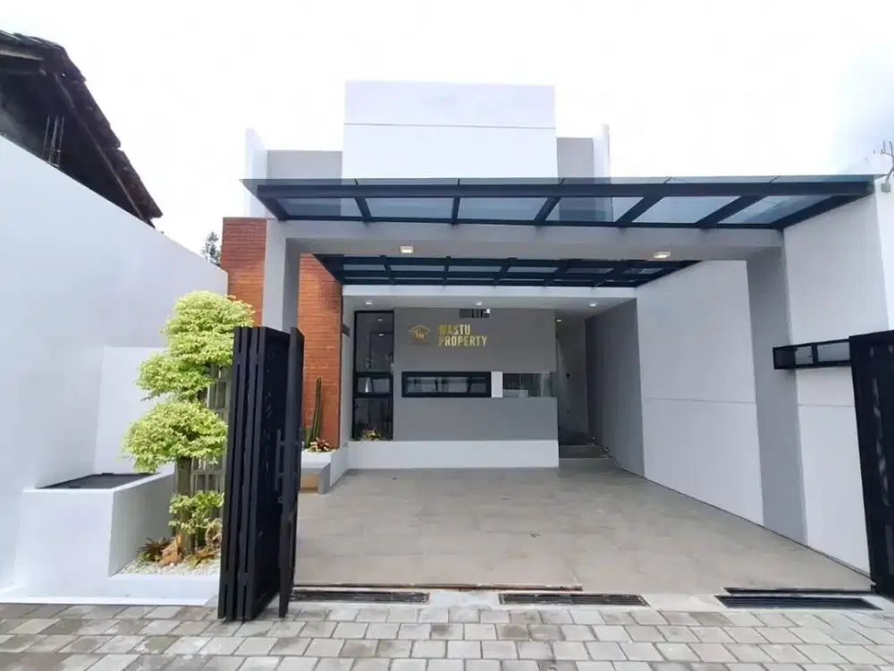 RUMAH MEWAH, FREE FURNISHED, 10 MENIT KE KAMPUS UII JOGJA DI NGAGLIK