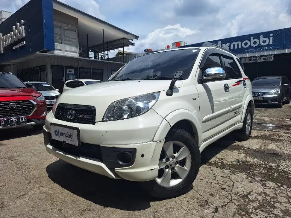 LOW DP Toyota Rush 1.5 TRD Sportivo 7 Bensin-MT 2013 2IJ