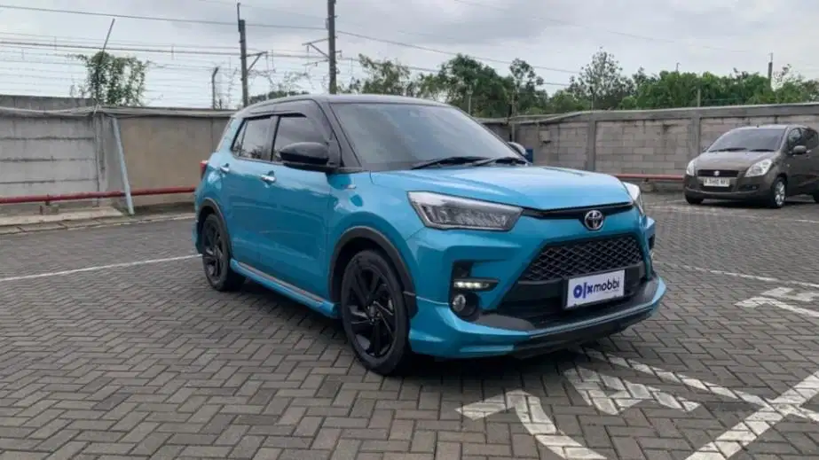 LOW DP Toyota Raize 1.0 T GR SPORT TSS Two Tone Bensin-AT 2021 TRQ