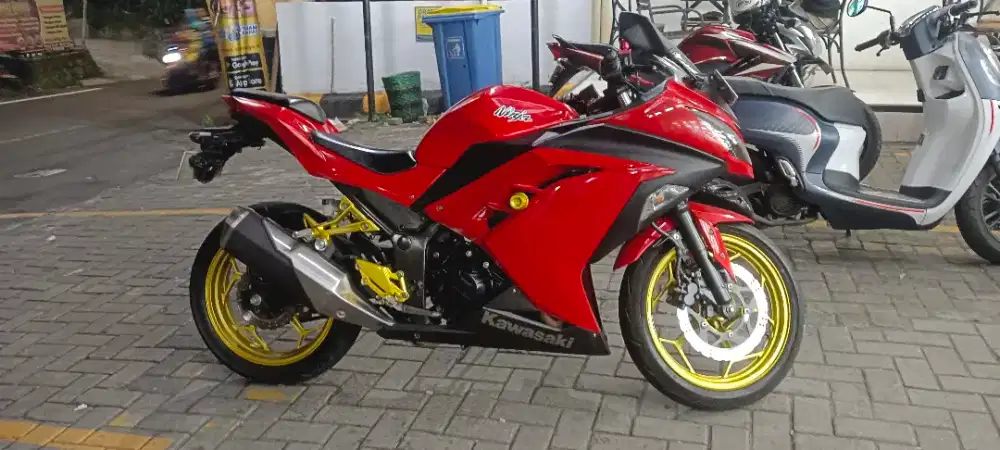 Kawasaki ninja 250f1 2014 akhir  motor simpanan