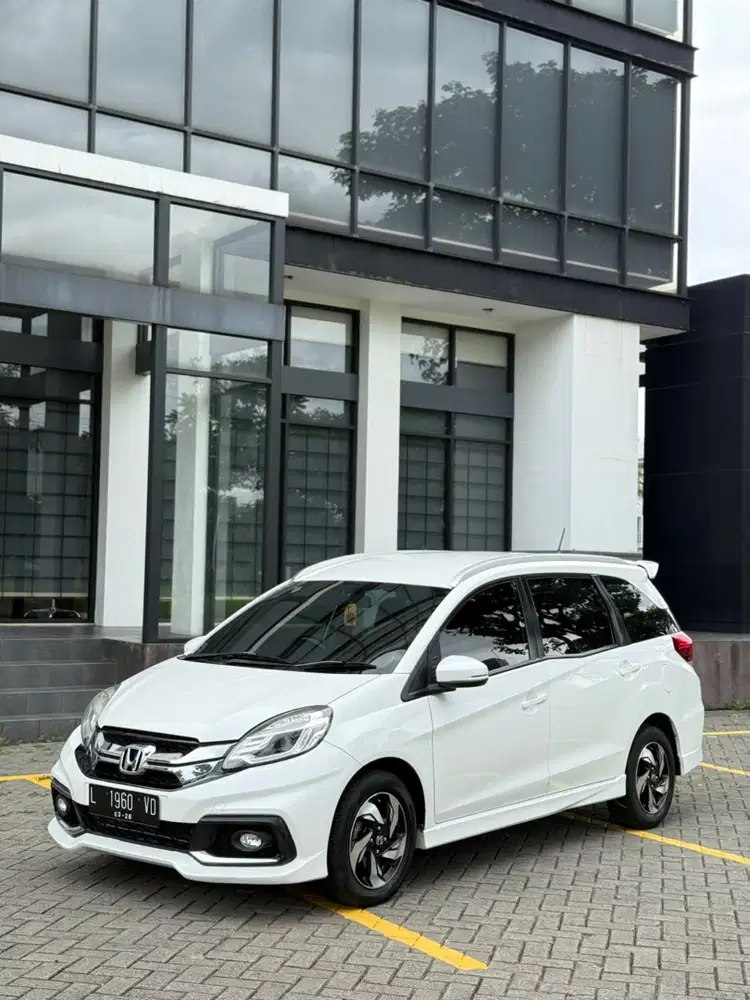 Honda Mobilio RS 2016 Facelift