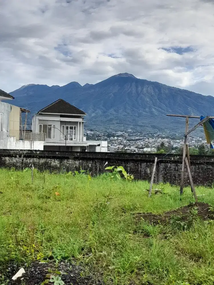 Tanah SHM Sebelah Balai Kota Among Tani Batu