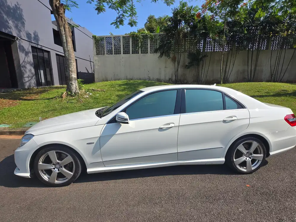 Mercedes-Benz E250 2012 Bensin