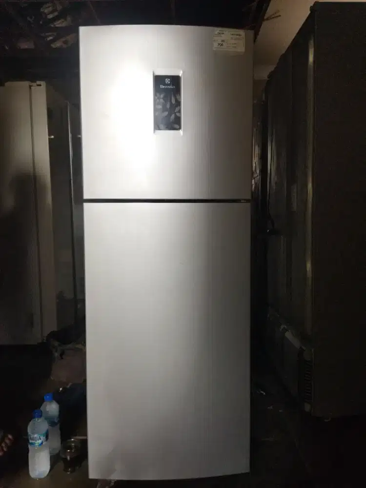 Kulkas Electrolux 2 Pintu Normal dan Mulus