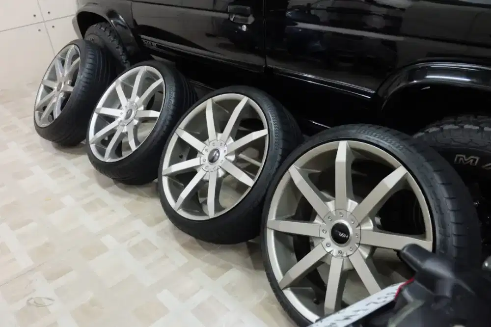 Velg R.22 PCD 5 x 114,3 kondisi masih sangat bagus