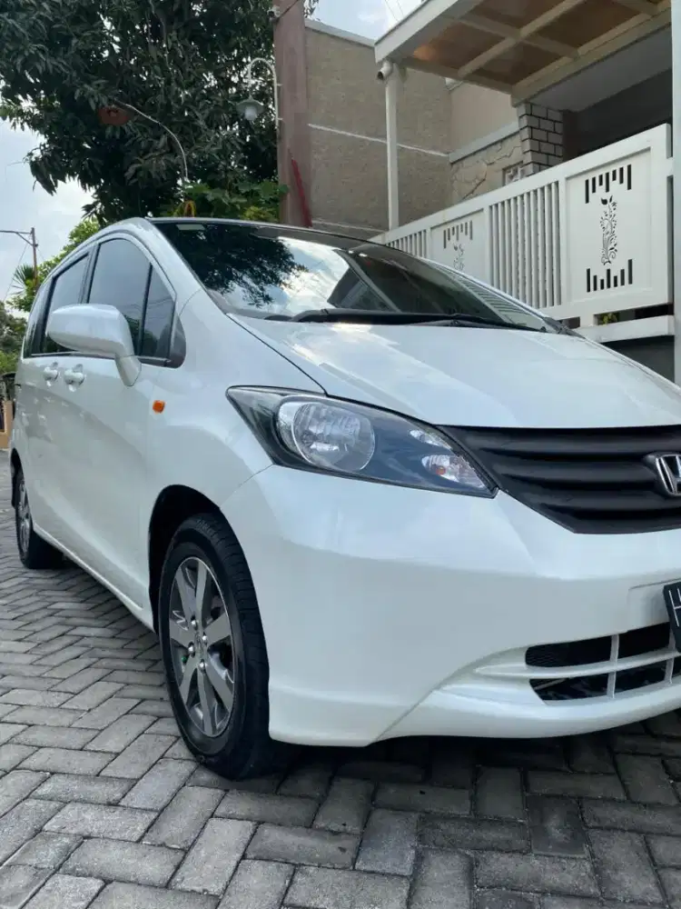 Freed 2012 istimewa original mulus