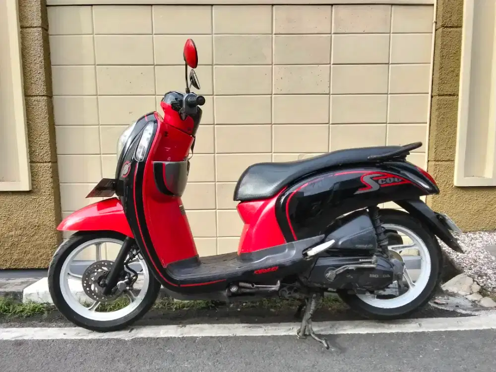 Honda Scoopy fi tahun 2013 surat surat komplit
