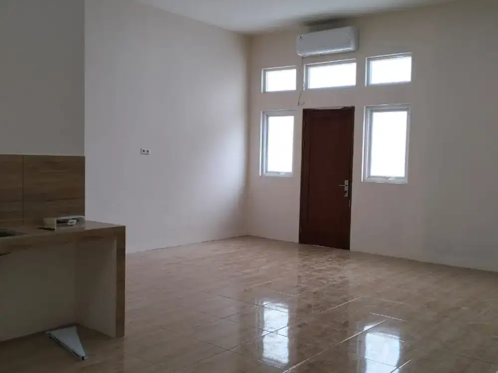 Rumah SHM 4 Lantai Siap Huni Cocok Untuk Usaha di Teluk Gong Jakarta Utara