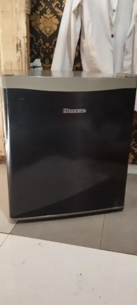 Kulkas mini/portabel merk Hisense