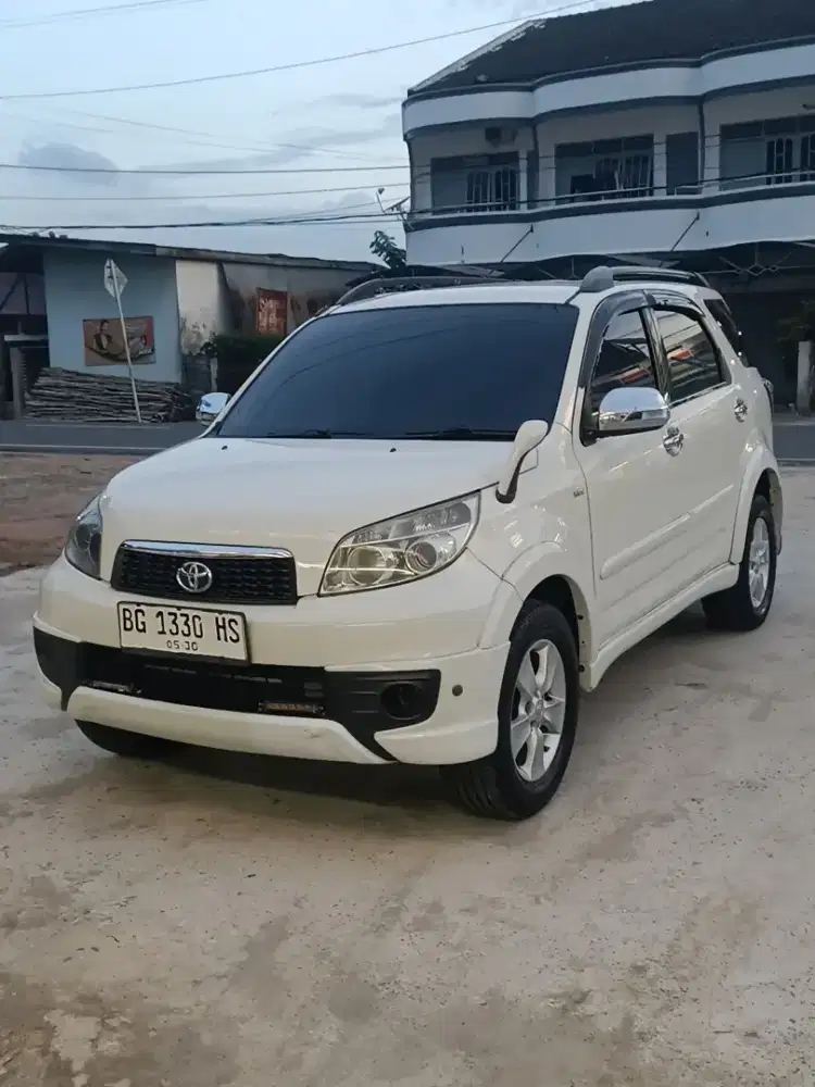 Toyota Rush tipe S (tertinggi)