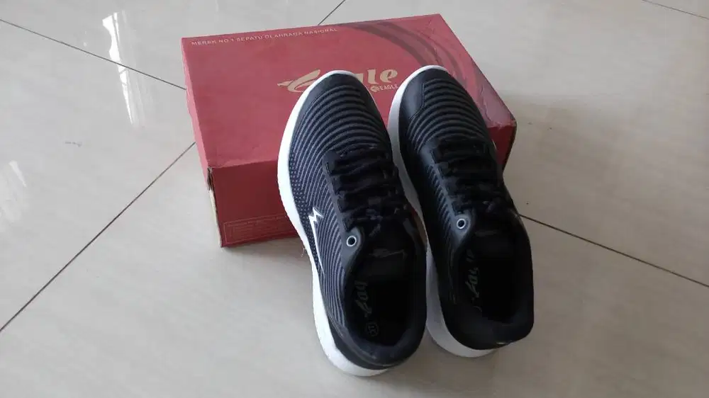 Running Shoes Eagle Jacobs Original, 37