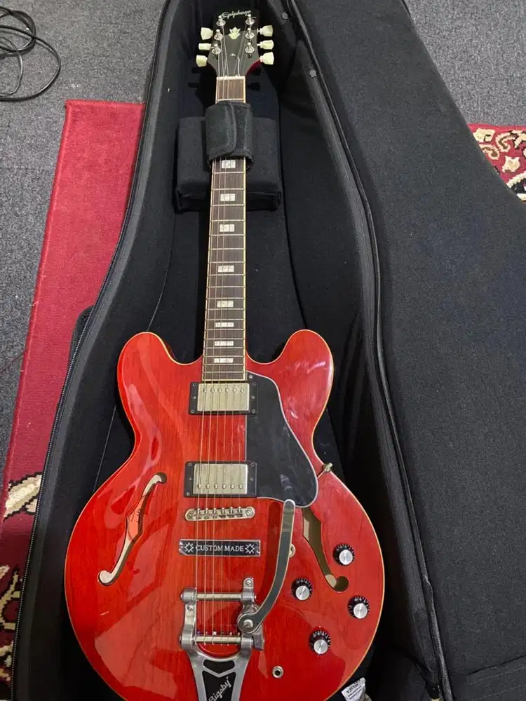 Epiphone ES 355 Semi Hollow Body + Bigsby