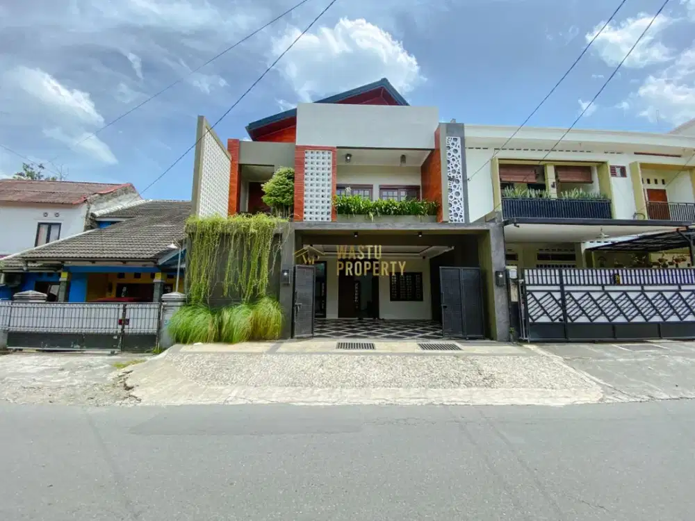 RUMAH CANTIK KENINIAN MODERN KAWASAN STRATEGIS DI MAGUWOHARJO