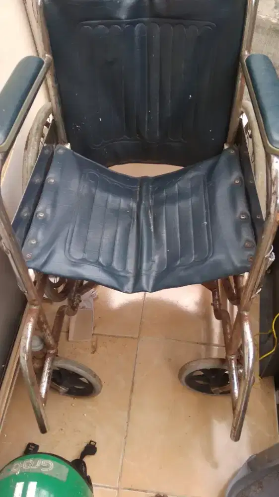 Kursi roda minus pijakan jual murah