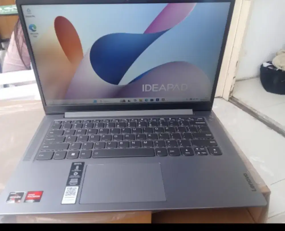 Jual cepat laptop baru beli blm sebulan