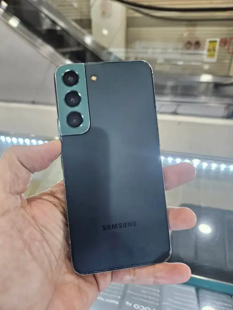 Samsung s22 5g 8/128 resmi Indonesia garansi personal 1 bulan