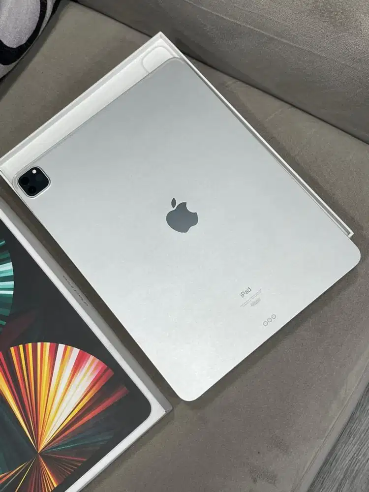 iPad Pro M1 12.9” 256GB Silver wifi only ex iBox
