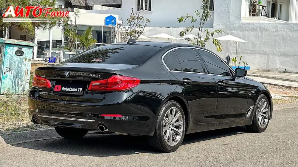 BMW G30 520i Luxury Line Black On Cognac 2018 Akhir
