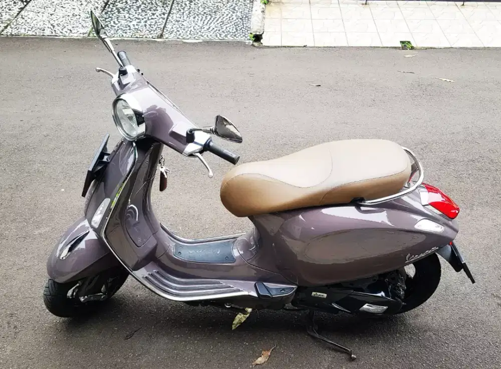 Vespa Primavera  3v iget 2016 . warna langka