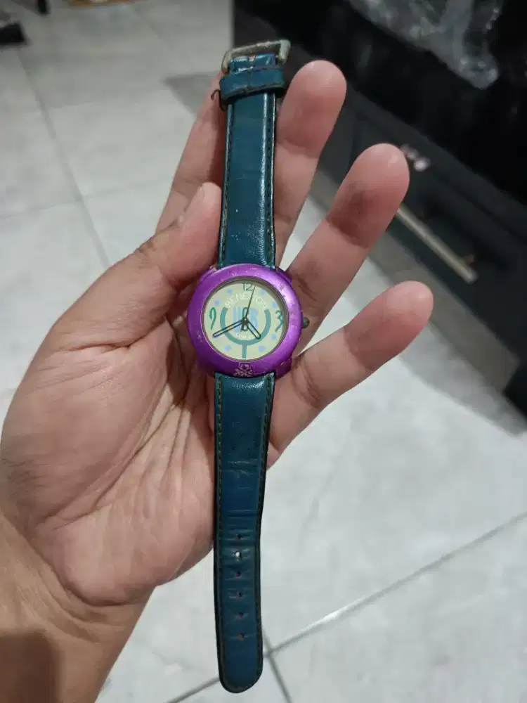 Jam tangan United Colors Benetton by Bulova kondisi normal siap pakai.