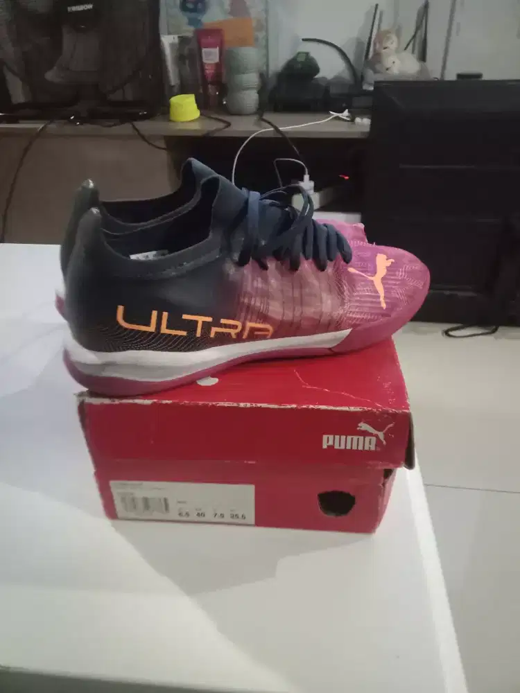 sepatu futsal puma