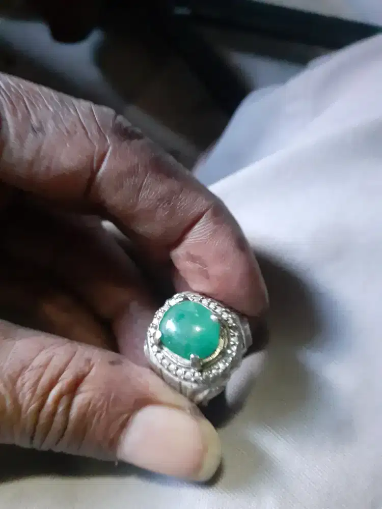 Batu jamrud columbia