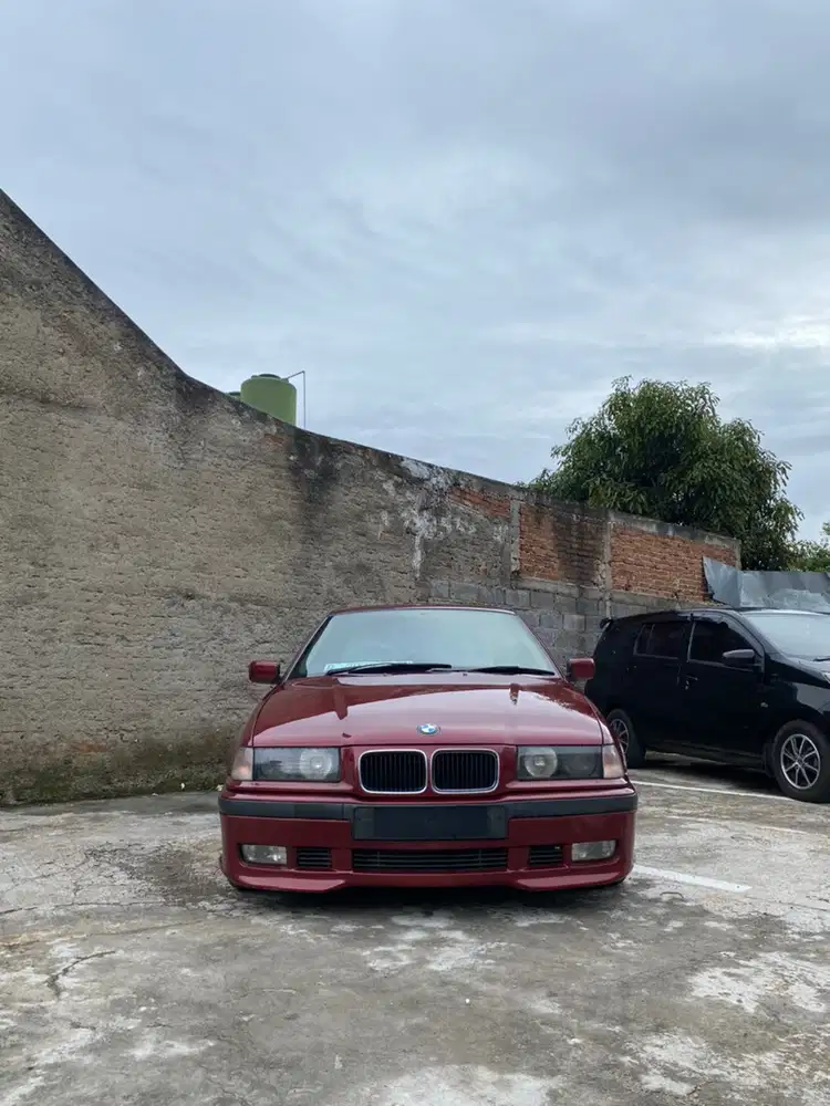 BMW 320i 1995 Bensin