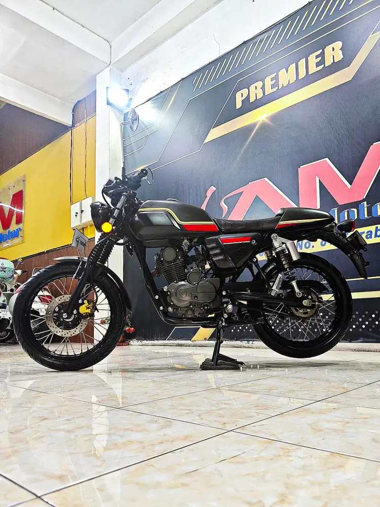 Motobi 152cc Cafe Racer harga ekonomis gaul.Anugerah motor rungkut