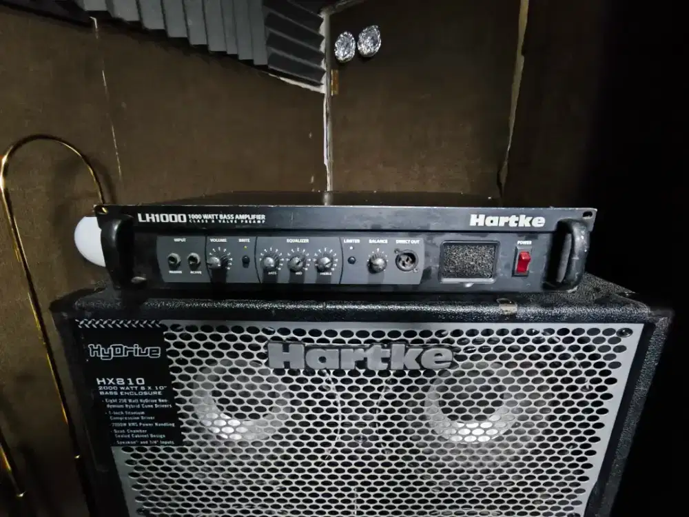 Ampli bass Hartley LH 1000 dan hy drive 810
