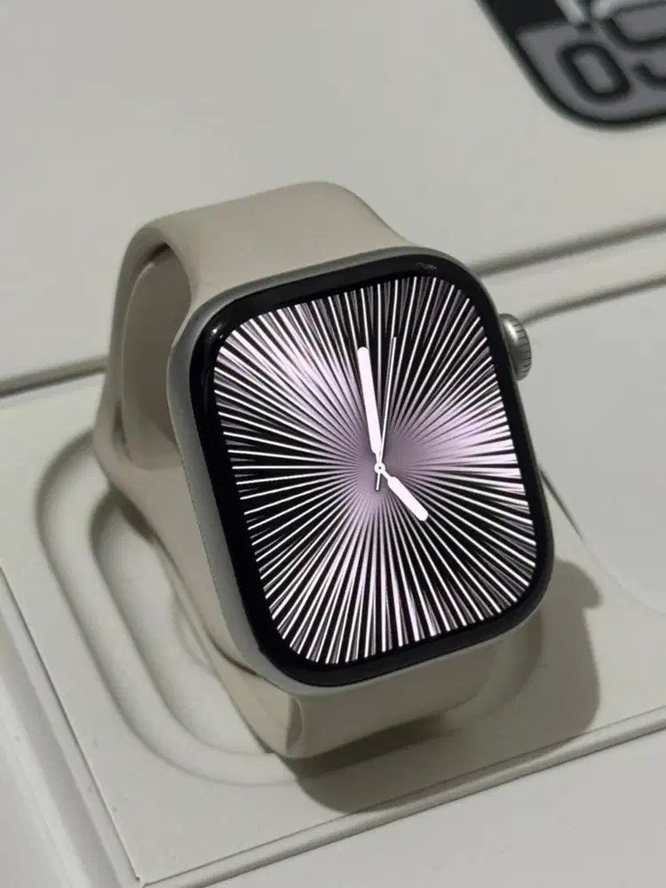 Apple Watch Series 10 42mm Silver Fullset Garansi On (Januari 2026)