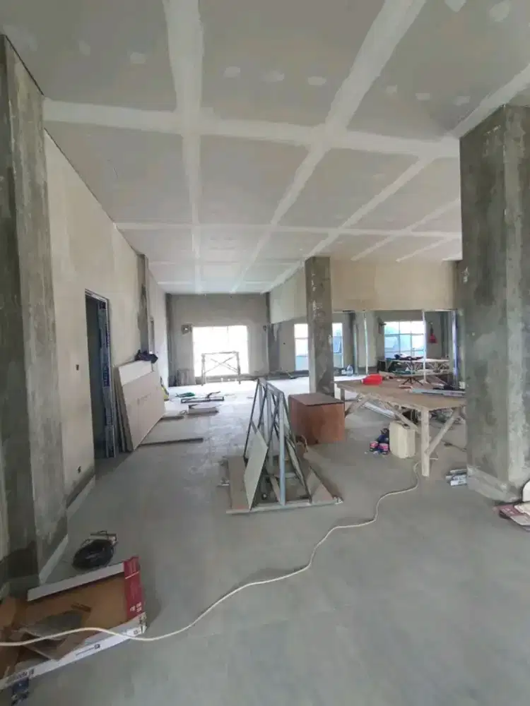 Tukang harian dan borogan