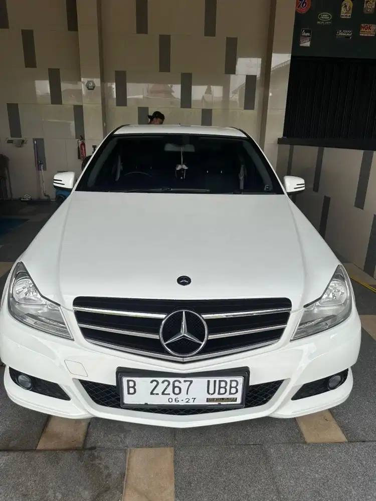 MERCEDENZ BENZ C200 2012 LOW KM ISTIMEWA