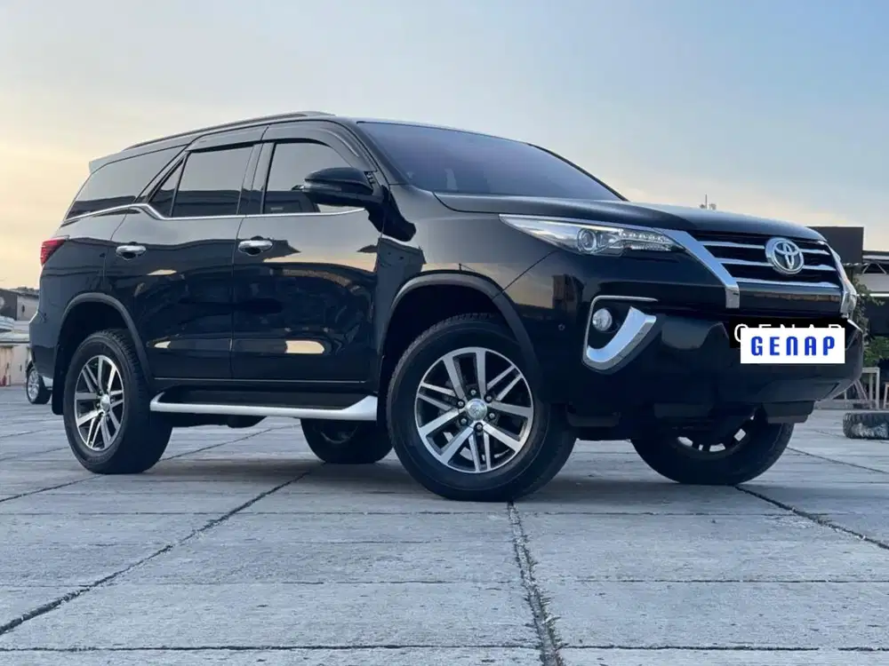 (DP cm 35jt) Low Km Fortuner VRZ 2.4 AT 2017 Tgn1 Terawat Luar Dalam