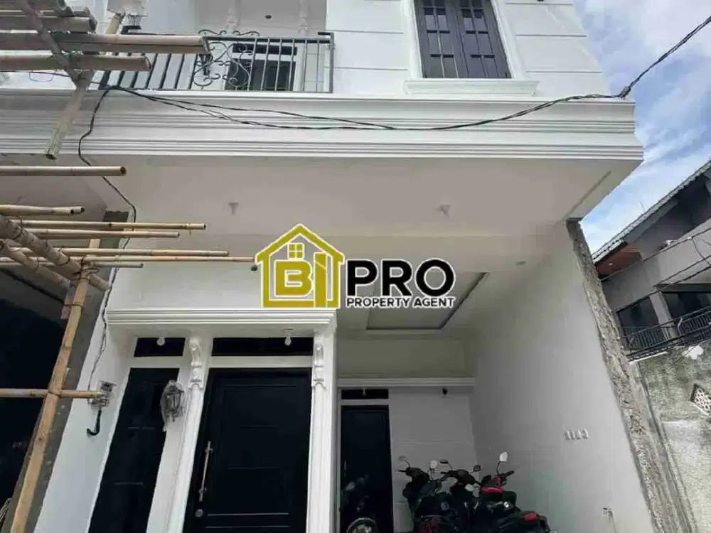 Rumah indent 3 lantai + rooftop, condet batuampar jakarta timur