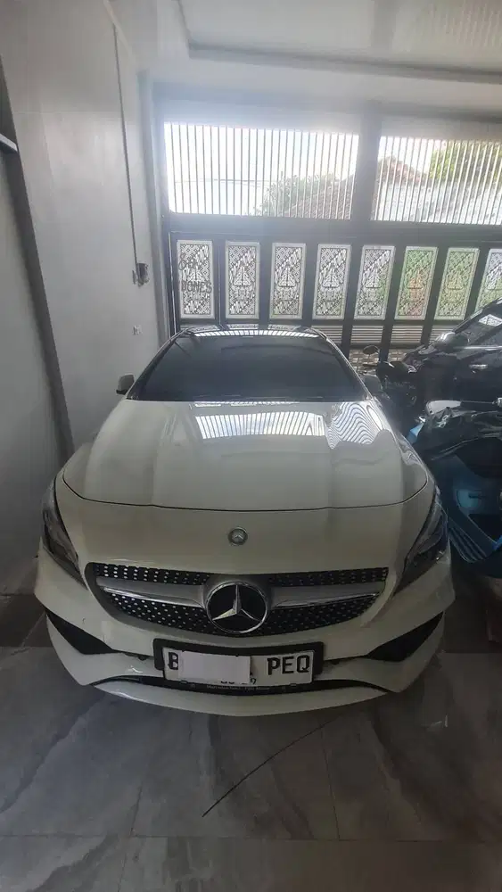 Jual Mercedes Benz , CLA200