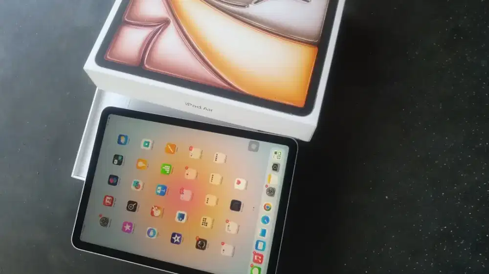 iPad Air 6th Gen 13inch 128GB WiFi ResmiBox