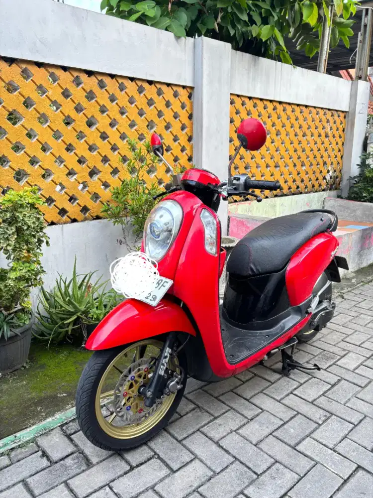 Scoopy FI 2014 merah
