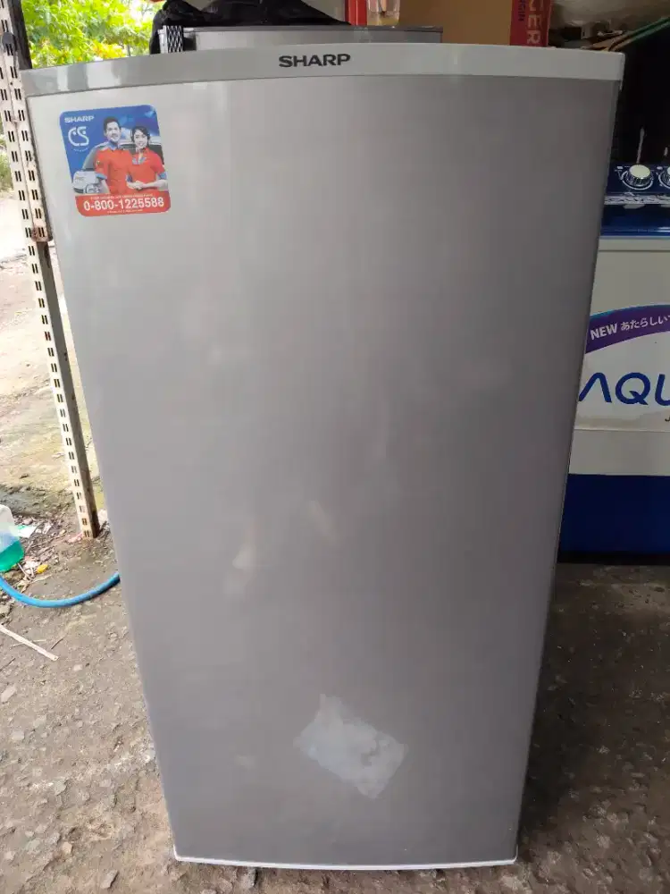 Kulkas Sharp 1pintu istimewa mulus normal dan masih orisinil