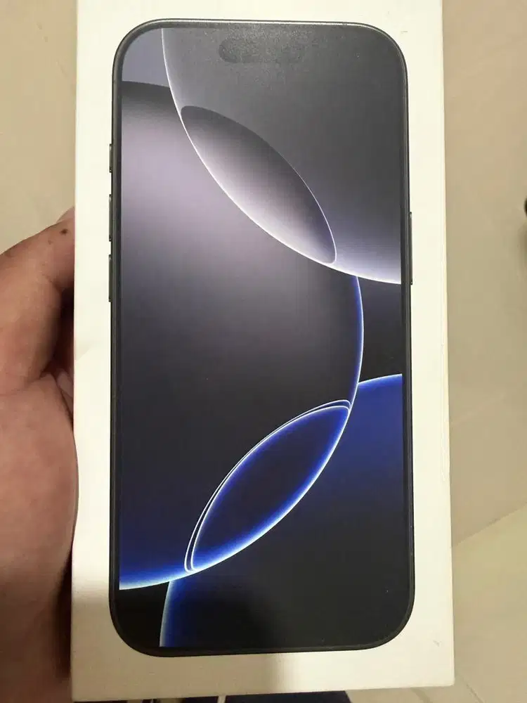 Iphone 16 pro 256 titanium black garansi on