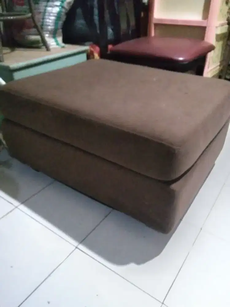 sofa satu buah uk 75x60 cm