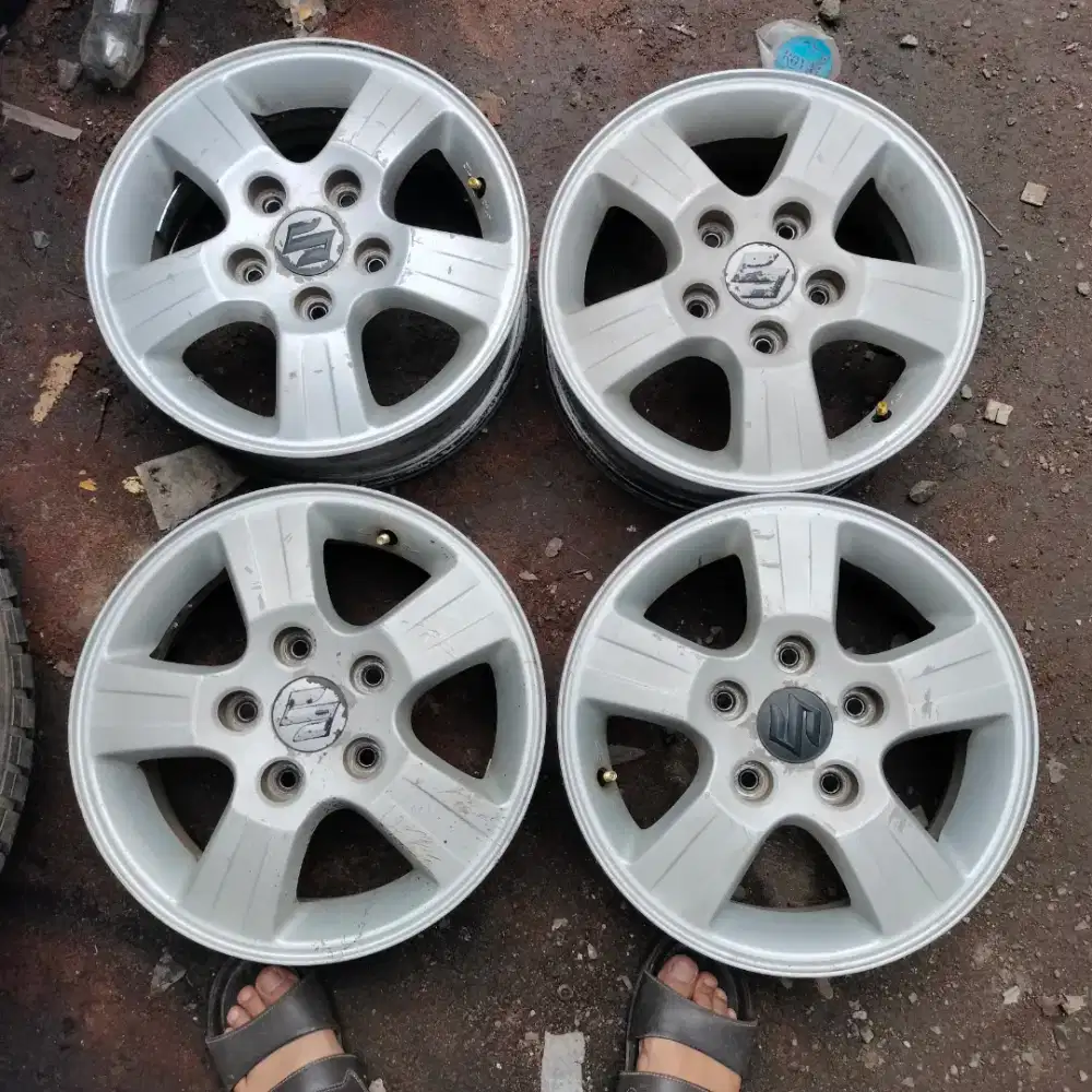 Velg original OEM Suzuki APV ring 14 pcd 5x114,3 buat muatan berat