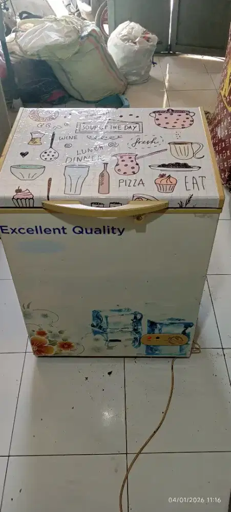 Freezer Box 120liter bekas