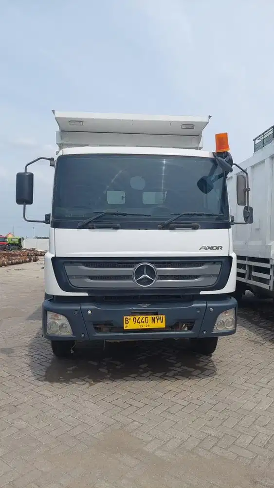 Mercy Axor 2528 Dump Truk Index 28 Kubik
