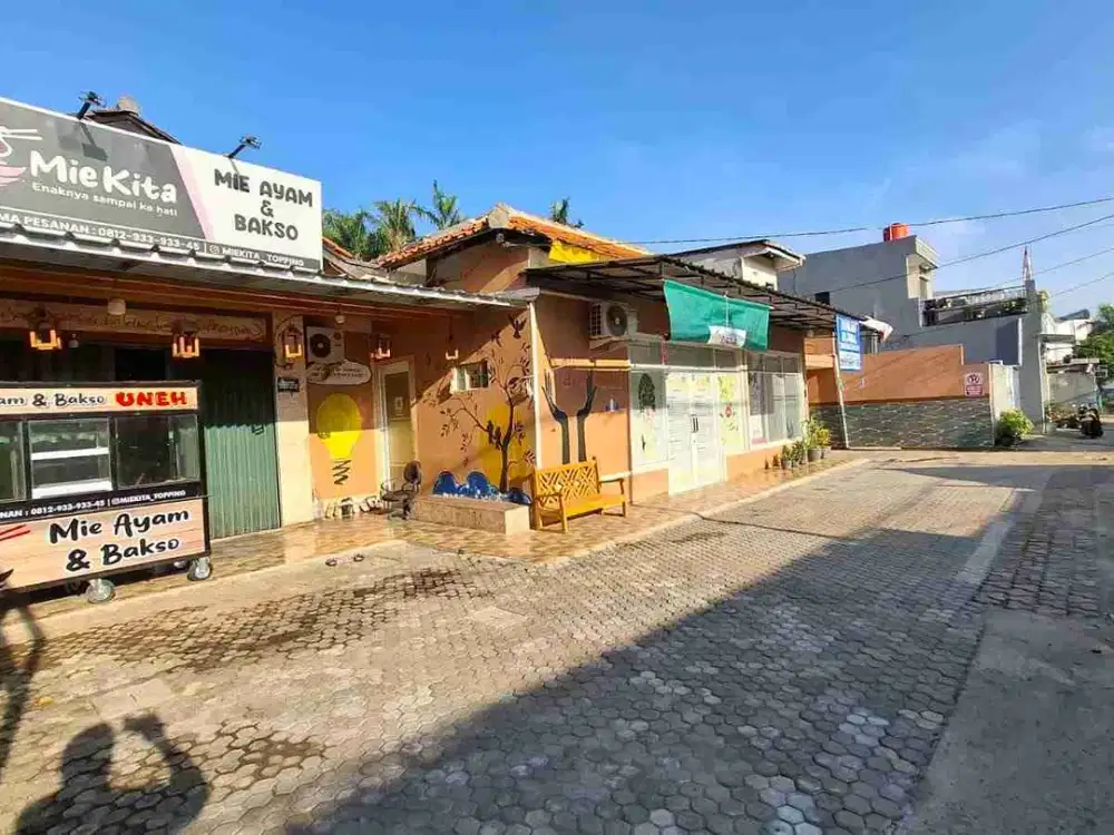Dijual Rumah lt 426 m2 lb 300 m2 di Cimone Kota Tangerang 20 x 21 m2
cocok untuk usaha INDOMARET, ALFAMART, LAWSON, FAMILY MART, Bengkel mobil, Toko Bangunan Rumah kost dan tempat tinggal dll. Shm hadap