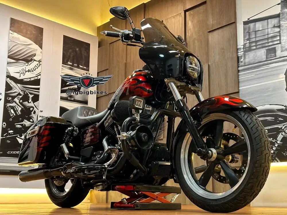 Harley dyna switchback 2012
