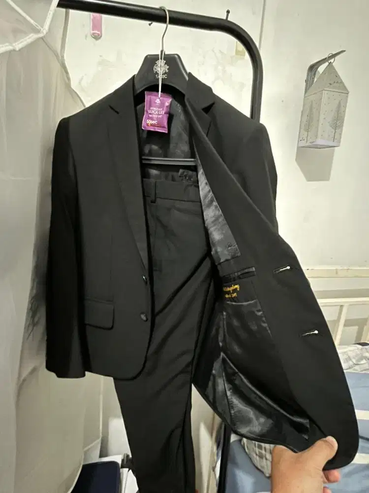 Stelan Jas Pria Warna Hitam