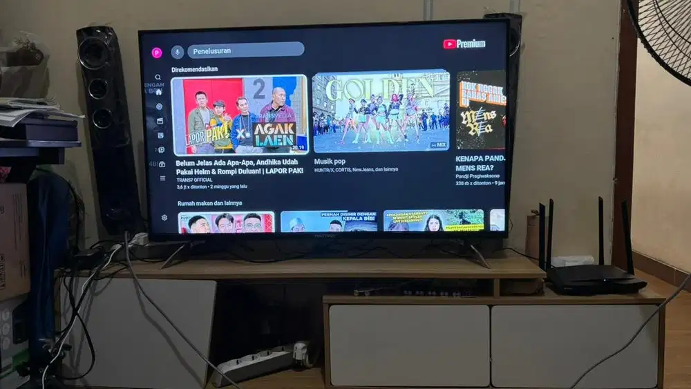 POLYTRON Android TV 43 inch Bergaransi