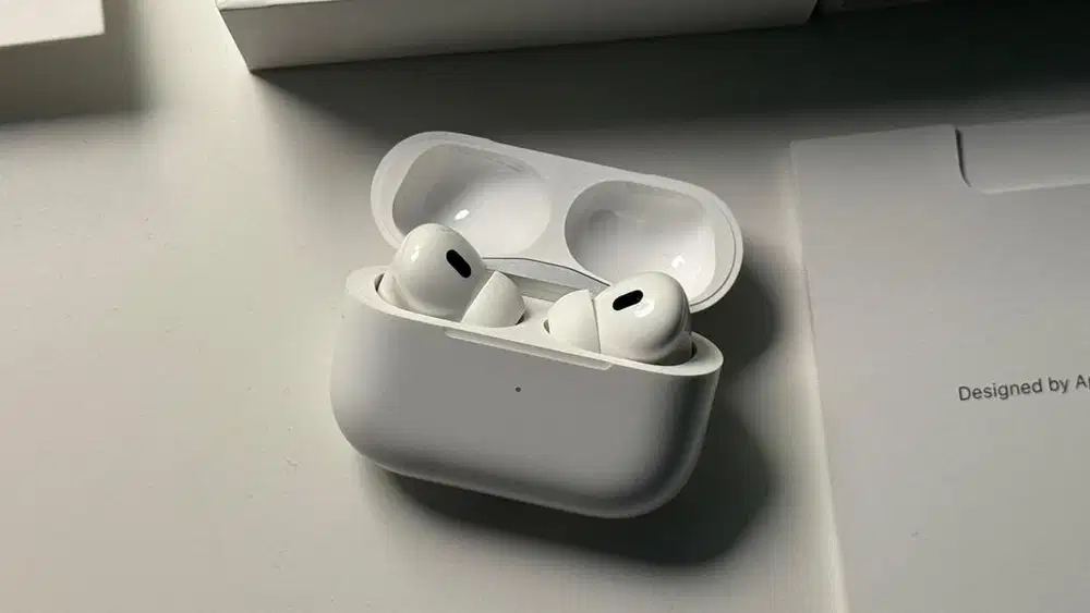 Airpods pro 2 lighting (left tidak charging)