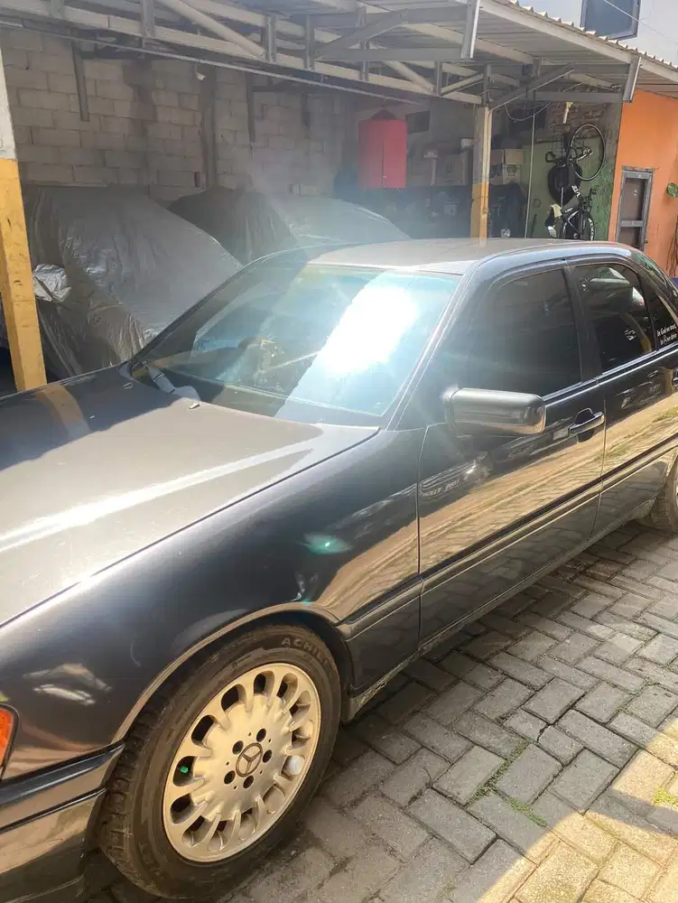 Mercedes-Benz E-Class 1994 Bensin
